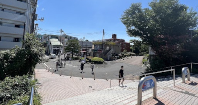 河川敷に近い道路